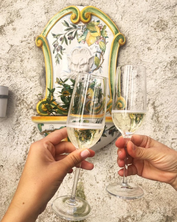 Brindisi per un matrimonio da favola wedding Amalfi Coast